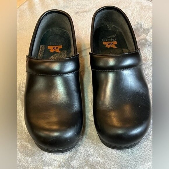 Dansko XP Black Clogs Professional Nursing Shoes Size 36 Leather Slip On - Picture 1 of 7